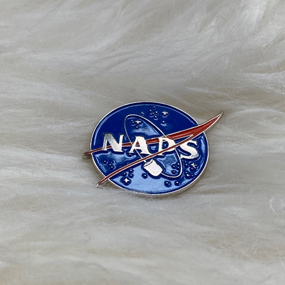 Humor enamel pin - Picture 2 of 5